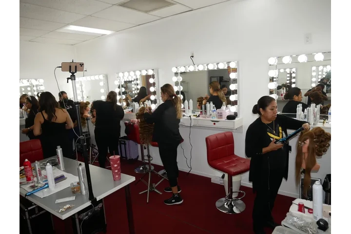 Curso de Uñas Acrilica image 8