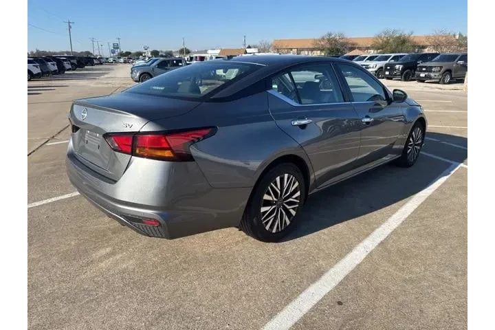 $20400 : Nissan Altima 2024 2.5 SV 4d image 4