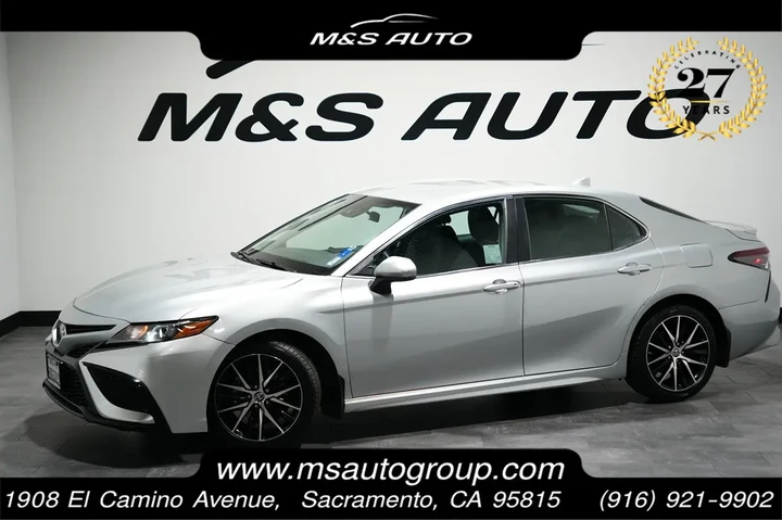 $24107 : 2021 Camry image 1