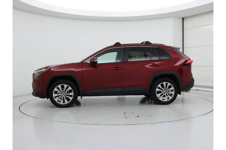 $34998 : Toyota RAV4 2023 AWD XLE Pre image 3