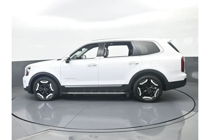 $29991 : Kia Telluride 2024 S 4dr SUV image 3