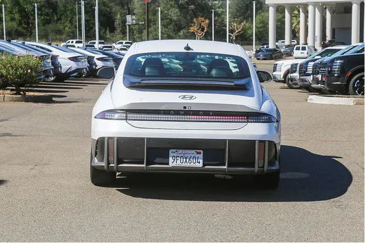 $24491 : Hyundai IONIQ 6 2023 AWD SE image 4