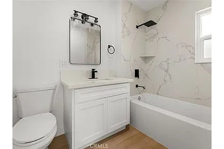 $1500 : Single Family Home Available!! image 3