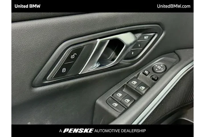 $39995 : BMW 3 Series 2024 AWD 330i x image 3