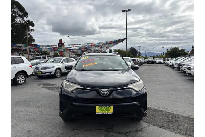 $17999 : 2017 RAV4 LE image 3
