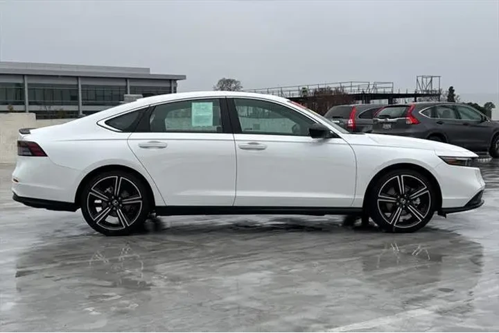 $29951 : Honda Accord Hybrid 2025 Spo image 2