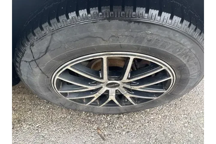 $14883 : Ford Explorer 2018 AWD XLT 4 image 4