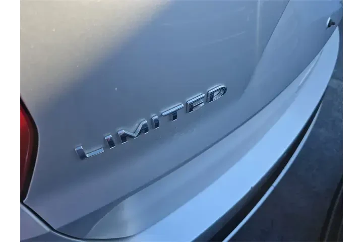 $17990 : Ford Explorer 2017 AWD Limit image 5