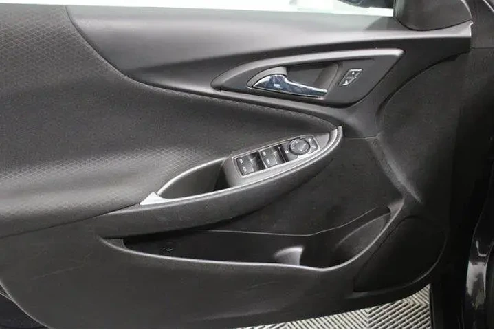 $20902 : Chevrolet Malibu 2023 LT 4dr image 4