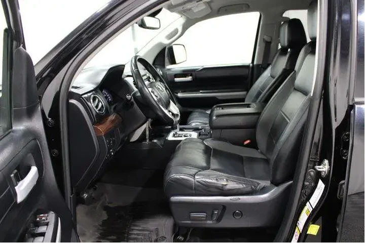 $28982 : Toyota Tundra 2018 4x4 Limit image 2