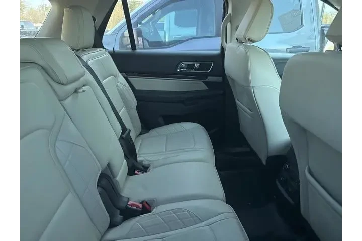 $20901 : Ford Explorer 2018 AWD Plati image 6