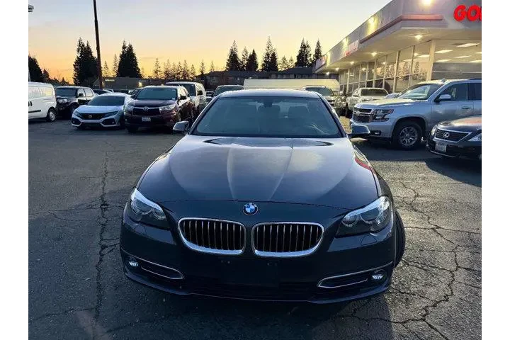 $15965 : BMW 5 Series 2016 528i 4dr S image 2