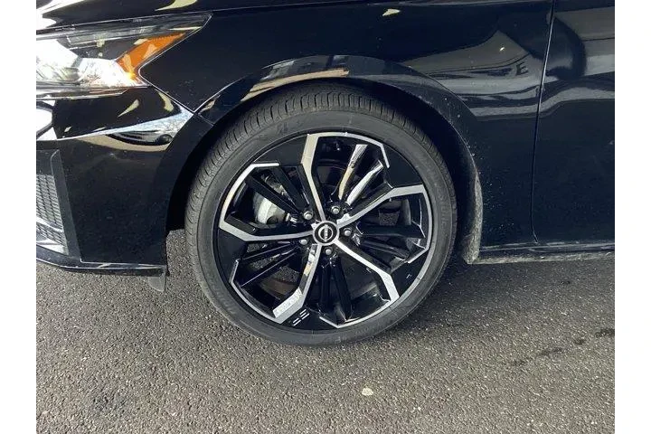 $19867 : Nissan Altima 2025 2.5 SR 4d image 9