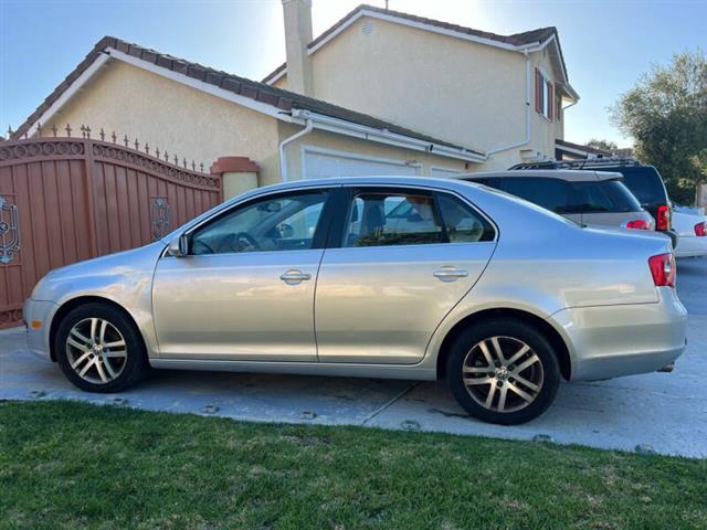 $5400 : 2005 Jetta 2.5 PZEV image 1