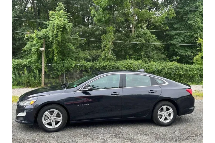 $14990 : 2023 Malibu LT image 5