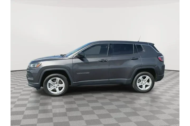 $21000 : Jeep Compass 2023 4x4 Sport image 5
