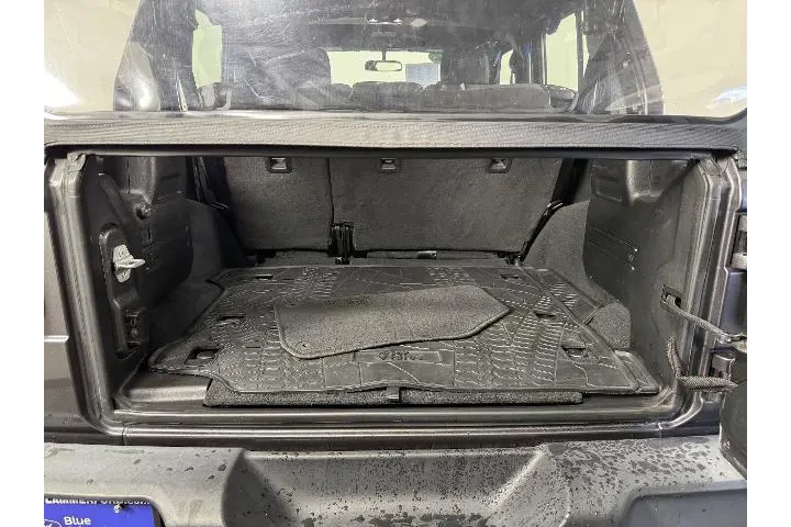 Jeep Wrangler Unlimited 2022 image 9