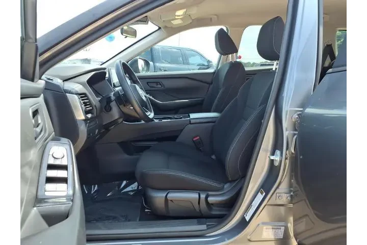 $21988 : Nissan Rogue 2024 AWD S 4dr image 5