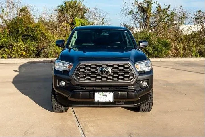 $32238 : Toyota Tacoma 2023 4x4 TRD S image 2