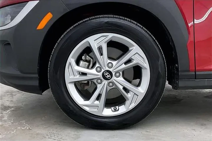 $20490 : Hyundai KONA 2023 AWD SEL 4d image 10