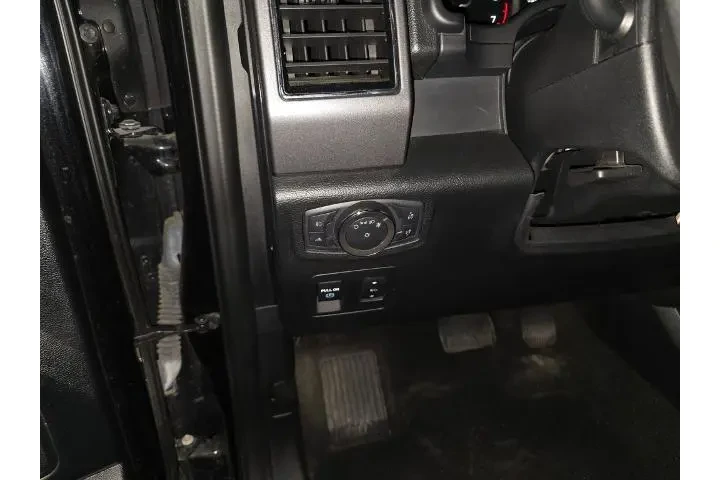 $32700 : Ford F-150 2020 4x4 XLT 4dr image 9