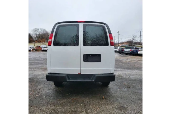 $12999 : 2018 Express 2500 image 7