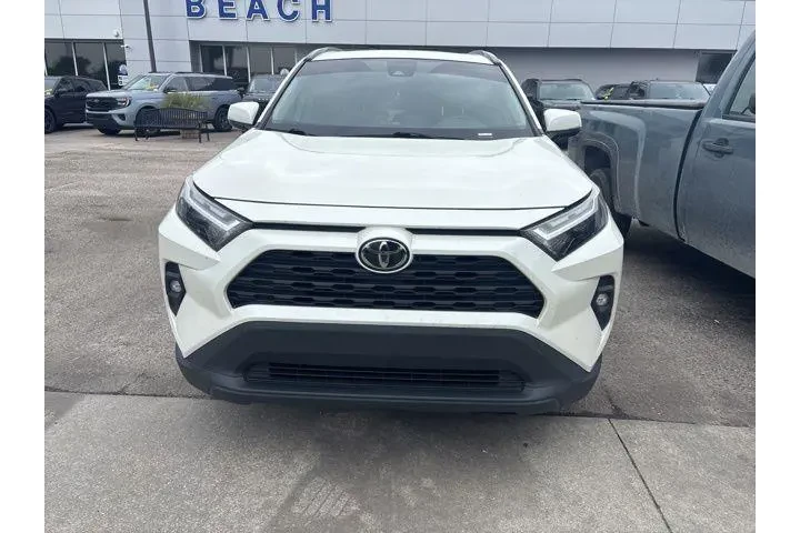 $28459 : Toyota RAV4 2022 XLE Premium image 8