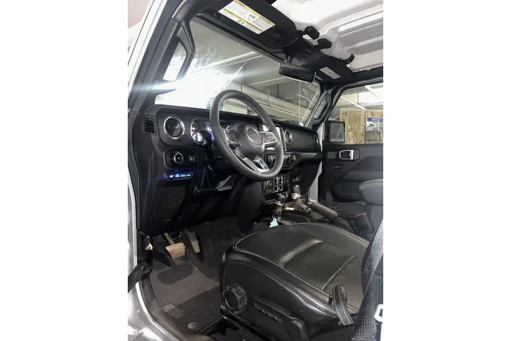 $31995 : Jeep Wrangler 2023 4x4 Sahar image 8