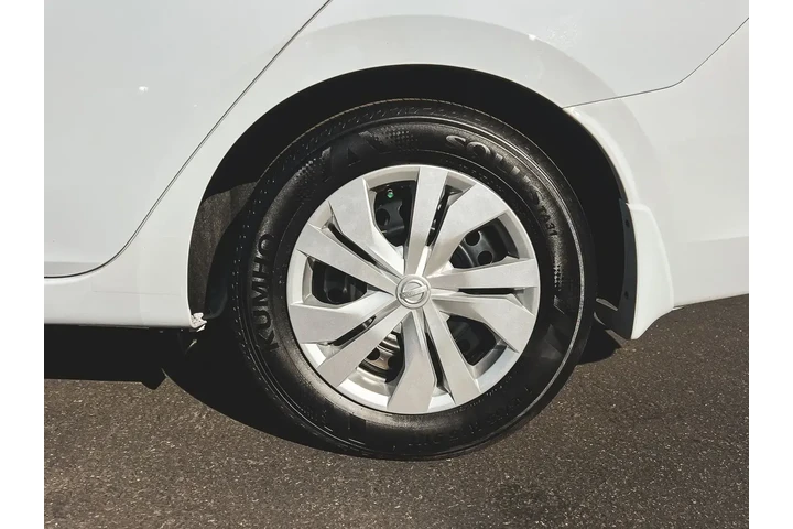 $20477 : Nissan Versa 2025 S 4dr Seda image 9