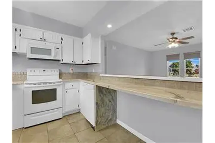 $1000 : Rental property with 2 bedro image 6