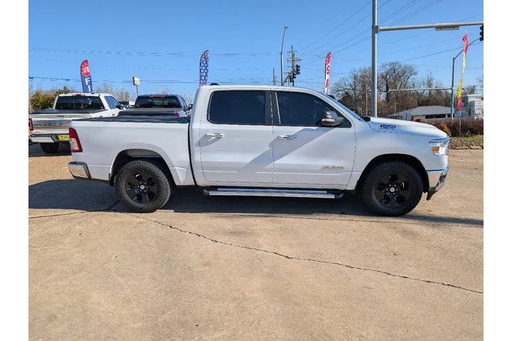 $26995 : 2019 RAM 1500 image 4
