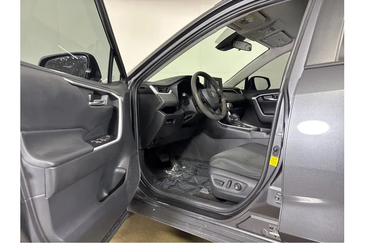 $20000 : 2021 RAV4 Hybrid XLE image 2