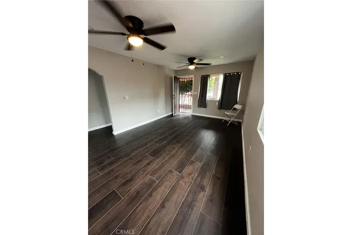 $1550 : Huntington Park - 3 Bed / 1 image 6