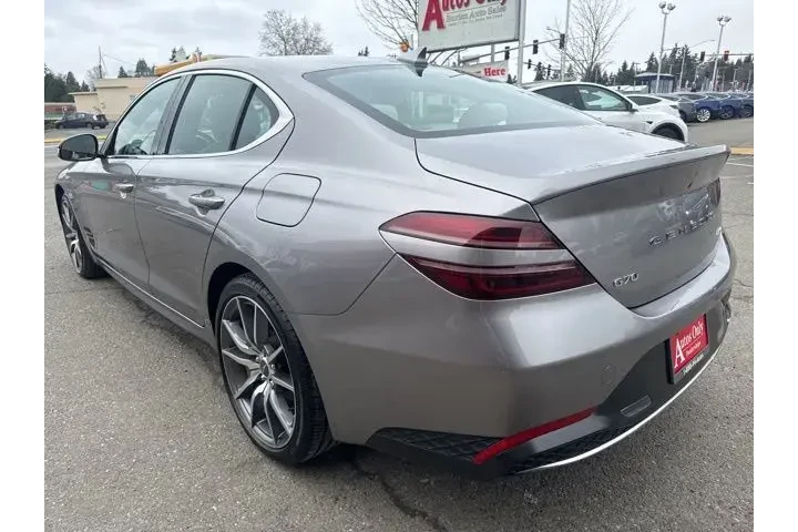 $26999 : Genesis G70 2023 2.0T 4dr Se image 7