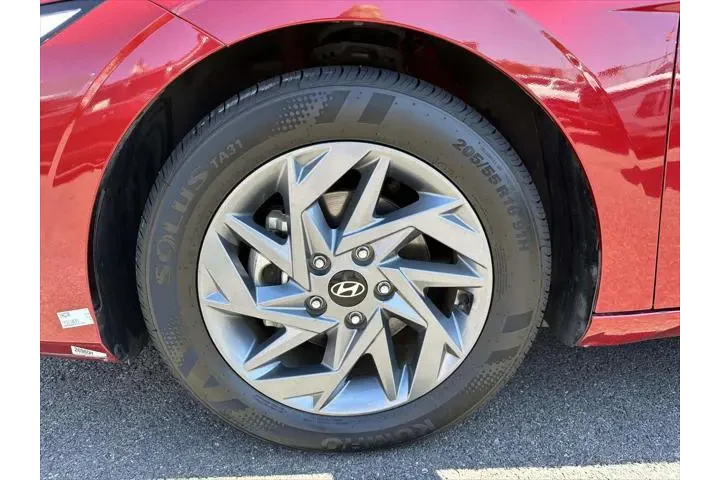 $18588 : Hyundai ELANTRA 2024 SEL 4dr image 8