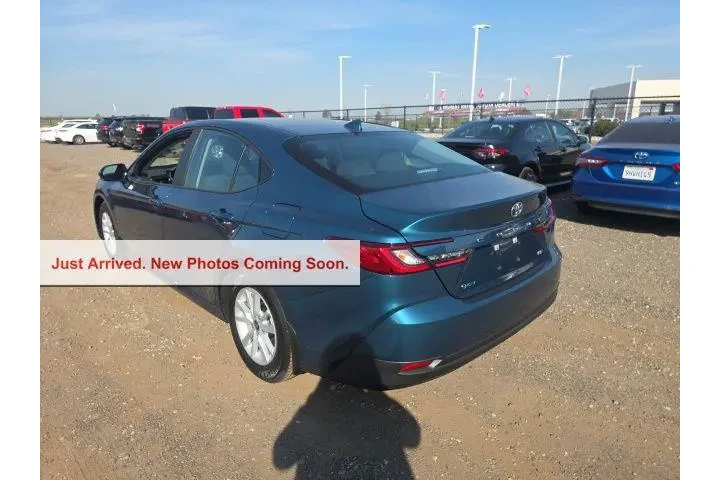 $33900 : Toyota Camry 2026 LE 4dr Sed image 4