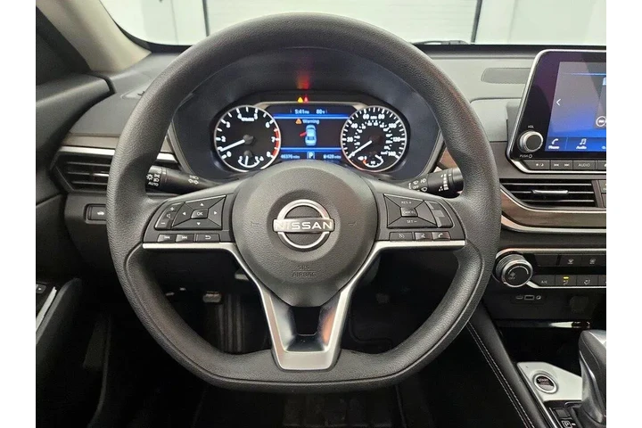 $19998 : Nissan Altima 2023 2.5 SV 4d image 10