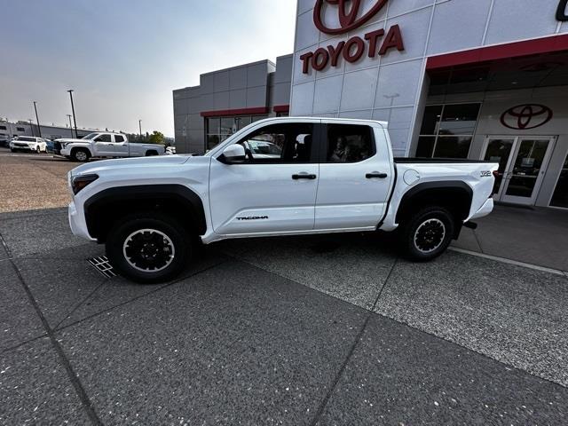 $46020 : 2024 Tacoma TRD Off-Road image 2