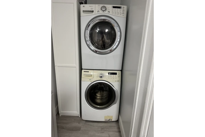 $1200 : Estudio image 3