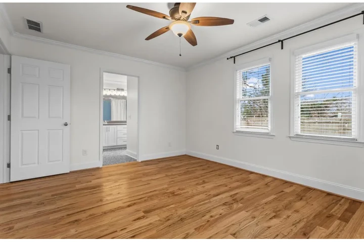 $1450 : 3Bed 2Bath House SW Atlanta image 7