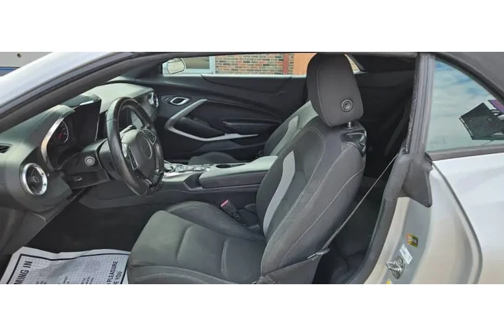 $16990 : 2019 Camaro LT image 8