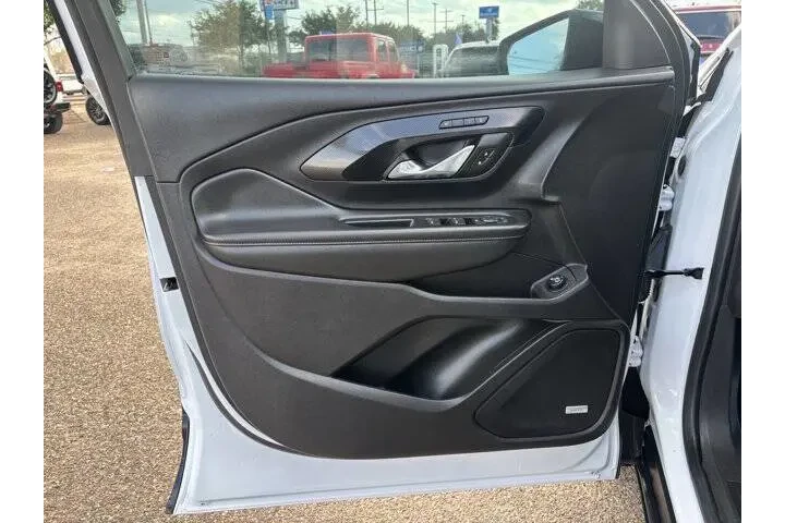 $29085 : 2024 GMC Terrain AT4 image 10