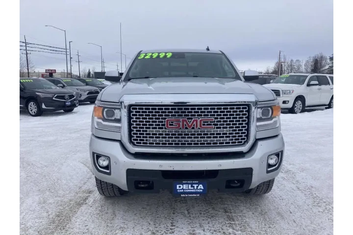 $33398 : 2015 GMC Sierra 2500HD Denali image 3