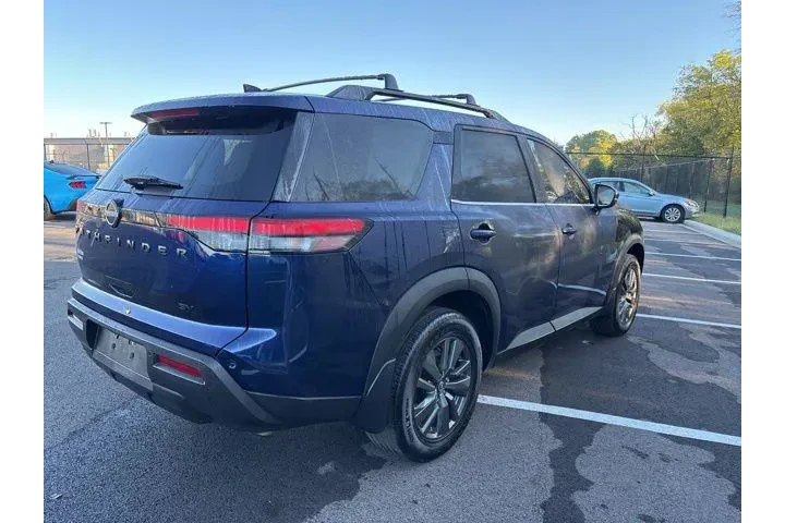 $27901 : Nissan Pathfinder 2022 SV 4d image 4