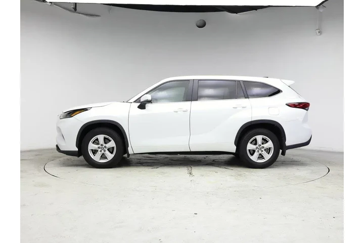 $33998 : Toyota Highlander 2023 AWD X image 3