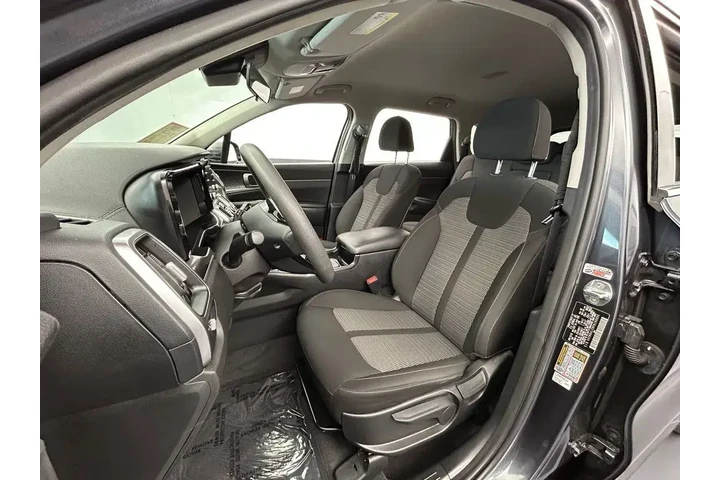 $20991 : Kia Sorento 2023 LX 4dr SUV image 10