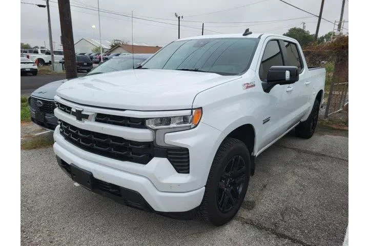 Chevrolet Silverado 1500 202 image 3