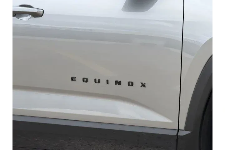 $31988 : Chevrolet Equinox 2026 RS 4d image 4