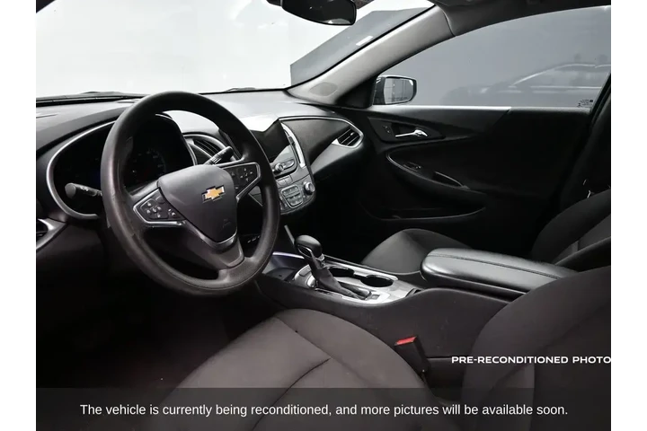 $14609 : Chevrolet Malibu 2023 LT 4dr image 5