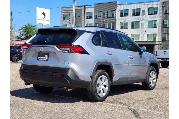 $19472 : 2021 RAV4 LE image 10